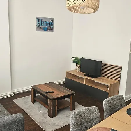 Schoene Am Bahnof Apartment Stade