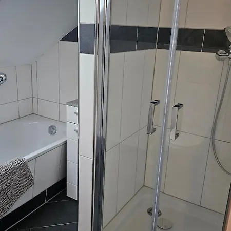 Schoene Am Bahnof Apartment